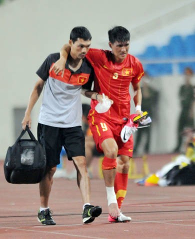 Bất chấp việc tiền đạo Công Vinh bị chấn thương, HLV Phan Thanh Hùng cho biết đội không có kế hoạch bổ sung tiền đạo cho VFF Cup 2012. Bên cạnh đó, so với đợt tập trung ở Nha Trang, khối lượng tập luyện đang được giảm dần…